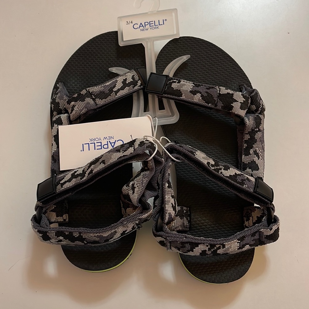 Capelli of New York Sandals